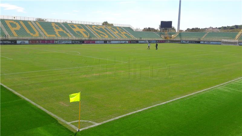 Stadion Aldo Drosina dobio je novi hibridni travnjak