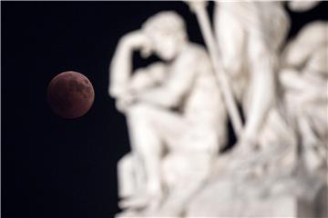 ITALY LUNAR ECLIPSE