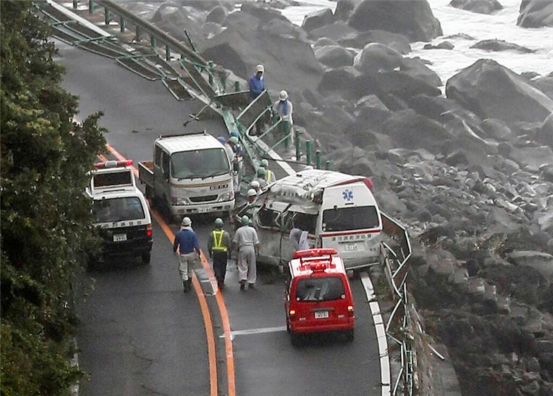 Nakon katastrofalnih poplava, Japan pogodio tajfun 