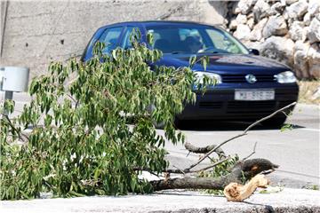  Normaliziran promet na cesti Makarska-Vrgorac