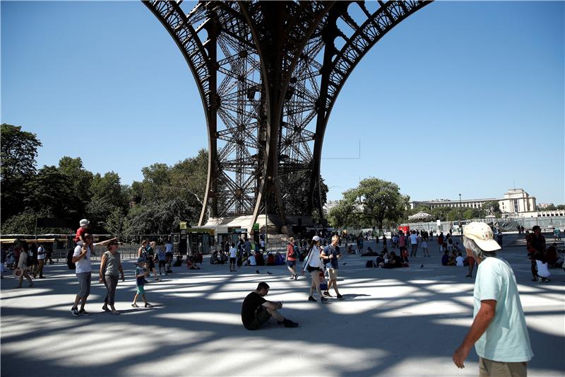 FRANCE STRIKE TOURISM