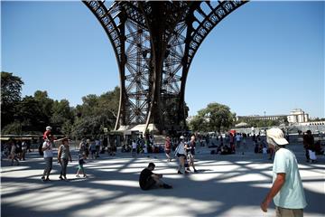 FRANCE STRIKE TOURISM