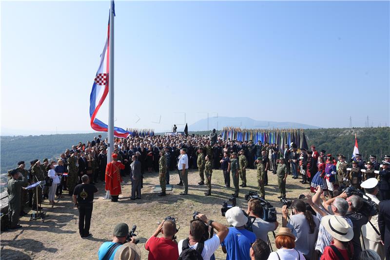 Croatian flag hoisted at Knin Fortress