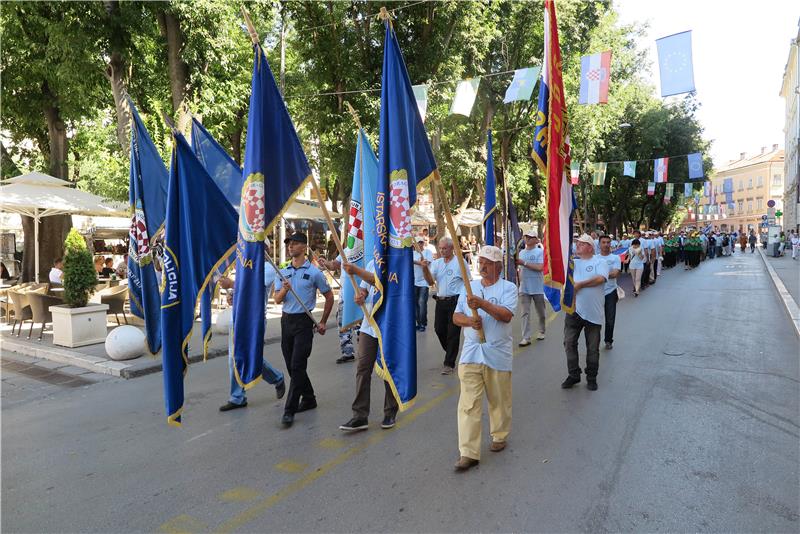 DAN POBJEDE: Mimohod branitelja u Puli 