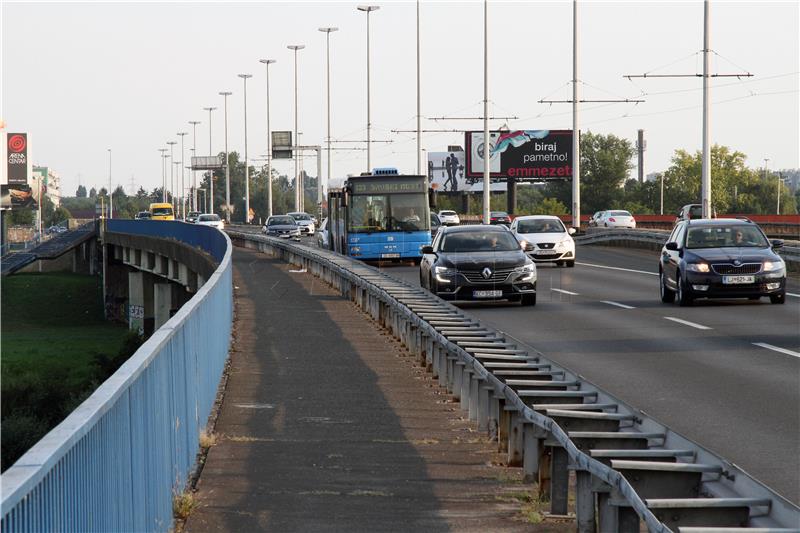 Obustavljen tramvajski promet od Savskog mosta do Sopota