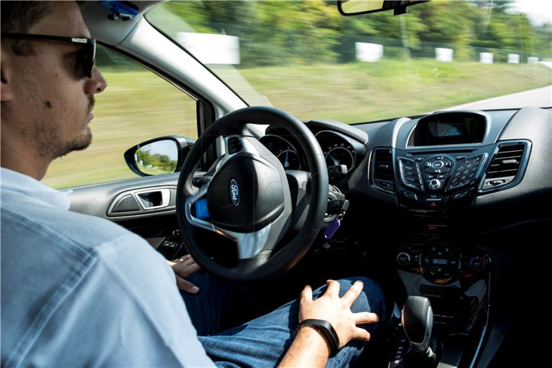 Nijemci testiraju električni automobil koji se puni tijekom vožnje