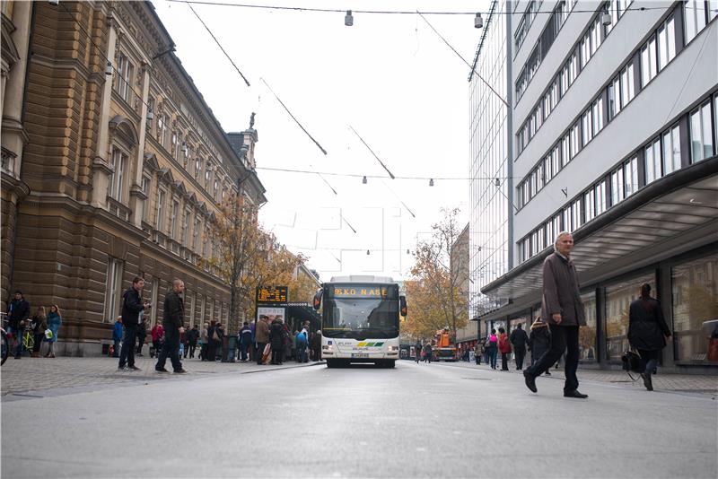 Slovenska mladež vrlo zadovoljna uvjetima života, uglavnom žive kod roditelja