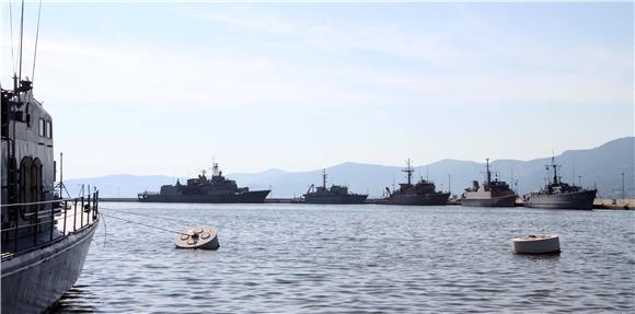 German Navy ship sails into Split