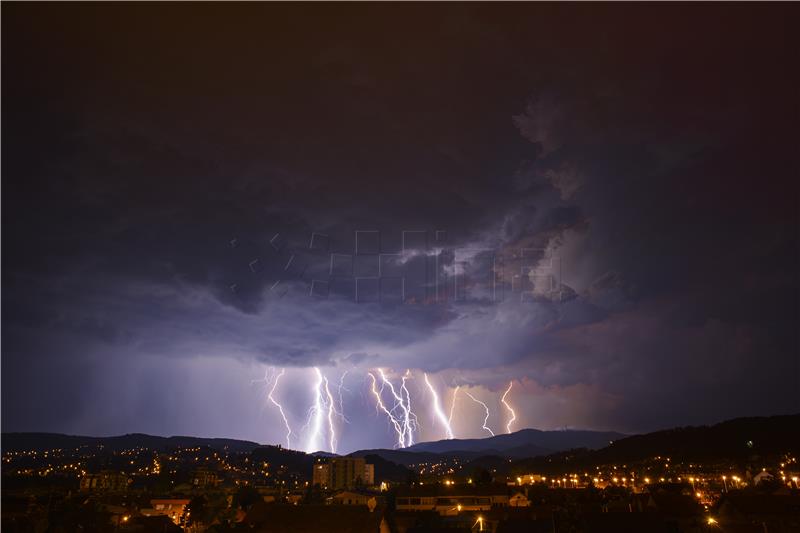 Grmljavinsko nevrijeme nad Zagrebom.