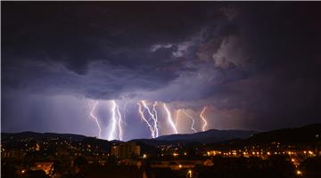 Grmljavinsko nevrijeme nad Zagrebom.