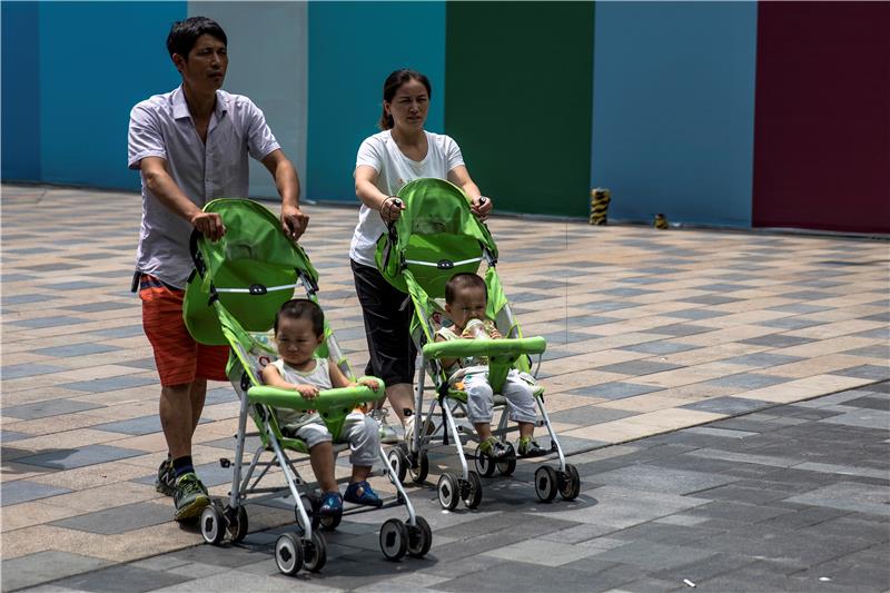 CHINA POPULATION CHILD POLICY