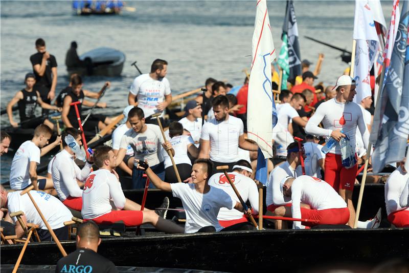 Start 21. Maratona lađa u Metkoviću