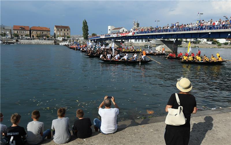 Start 21. Maratona lađa u Metkoviću