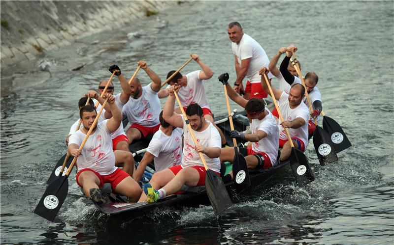 Ekipa Stablina pobjednici 21. neretvanskog Maratona lađa