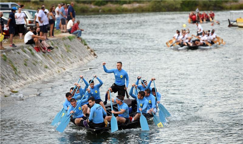 Ekipa Stablina pobjednici 21. neretvanskog Maratona lađa