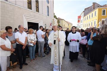 Blagdan Velike Gospe: U svečanoj procesiji u Sinju više desetaka tisuća vjernika