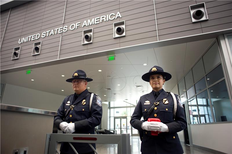 USA MEXICO BORDER CROSSING