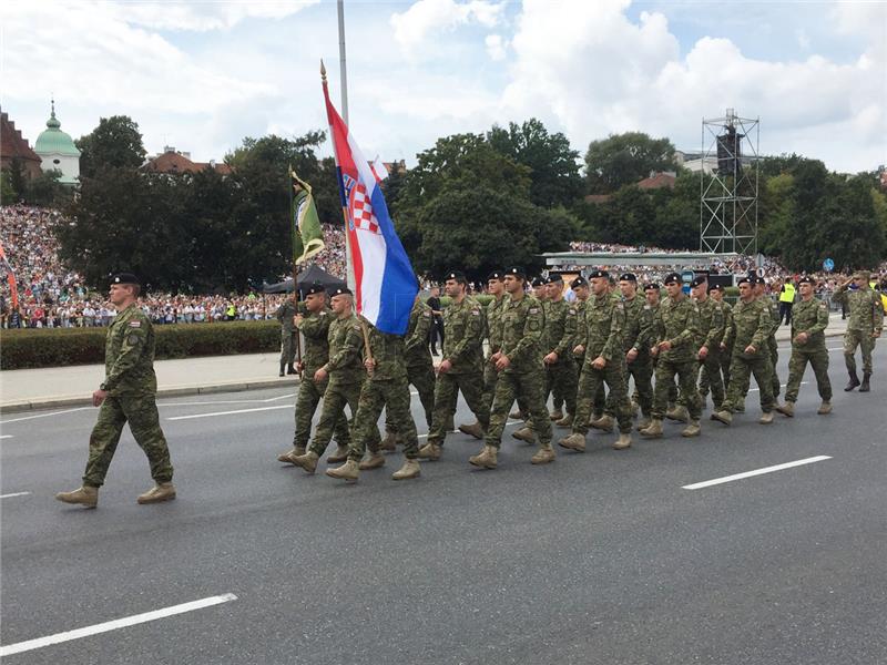 Hrvatski vojnici na mimohodu Oružanih snaga Republike Poljske