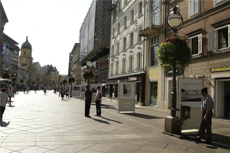 Izložba fotografija "Kao nekad" na riječkom Korzu