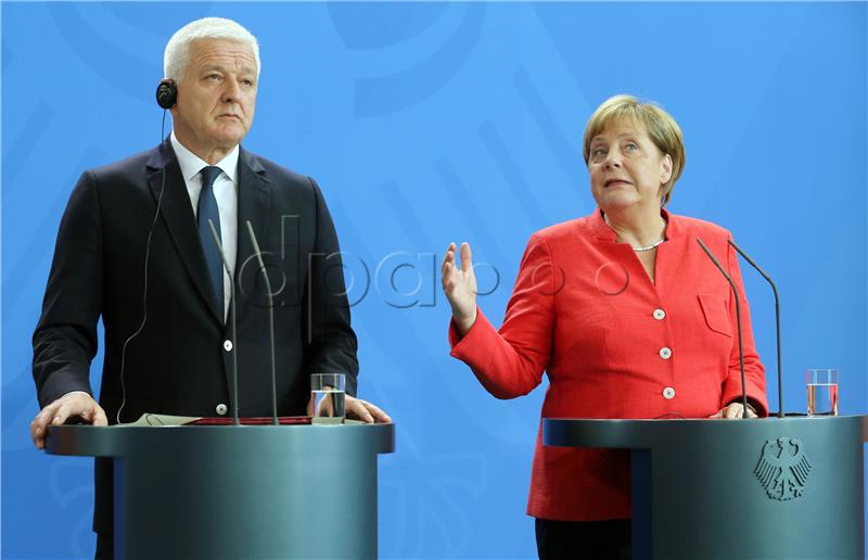 Angela Merkel receives Montenegrin Prime Minister in Berlin