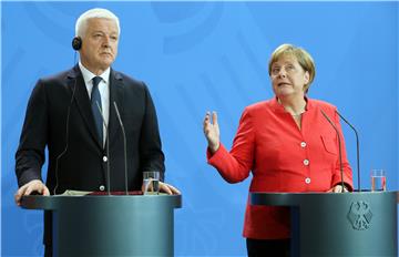 Angela Merkel receives Montenegrin Prime Minister in Berlin