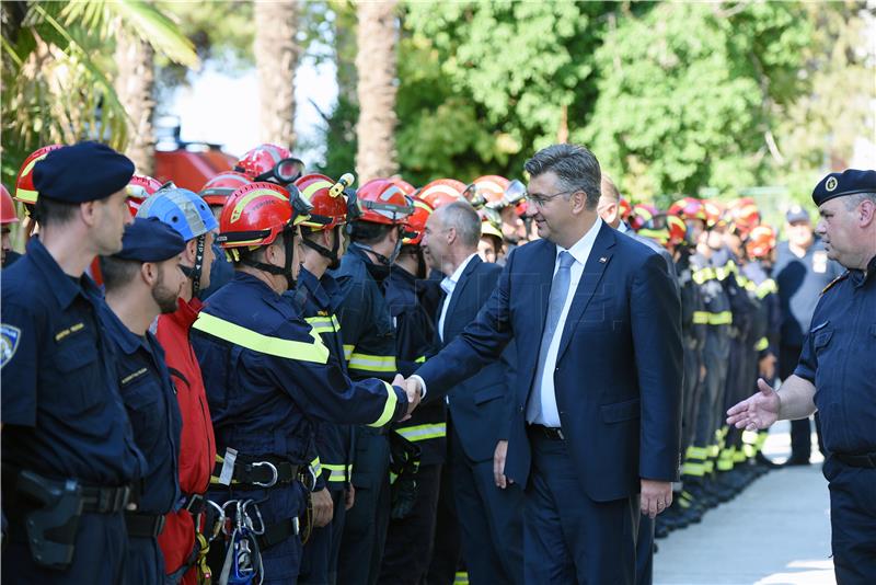 Premijer Plenković u posjetu Divuljama