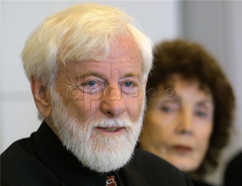 Israeli peace activist Uri Avnery dies