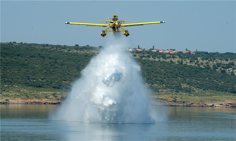 MORH: Airtractor gasi požar na granici s Bosnom i Hercegovinom