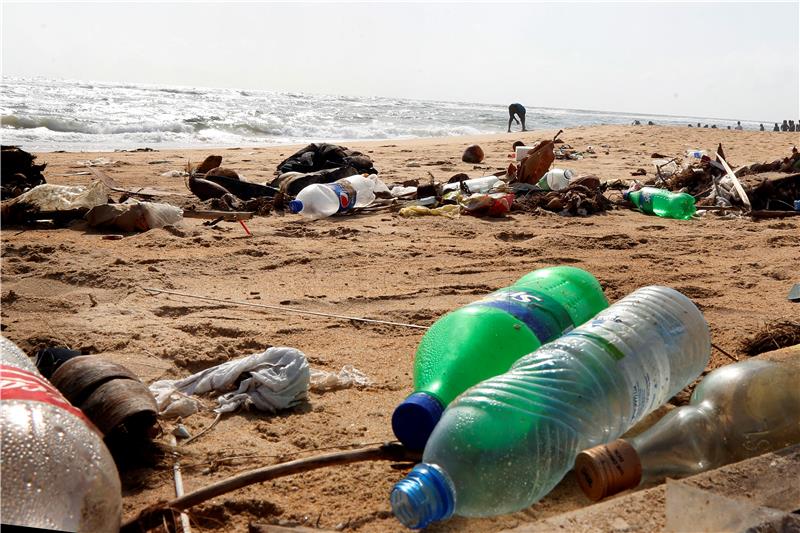 Kontaktne leće bačene u kanalizacijski sustav velik su izvor zagađenja mikroplastikom 