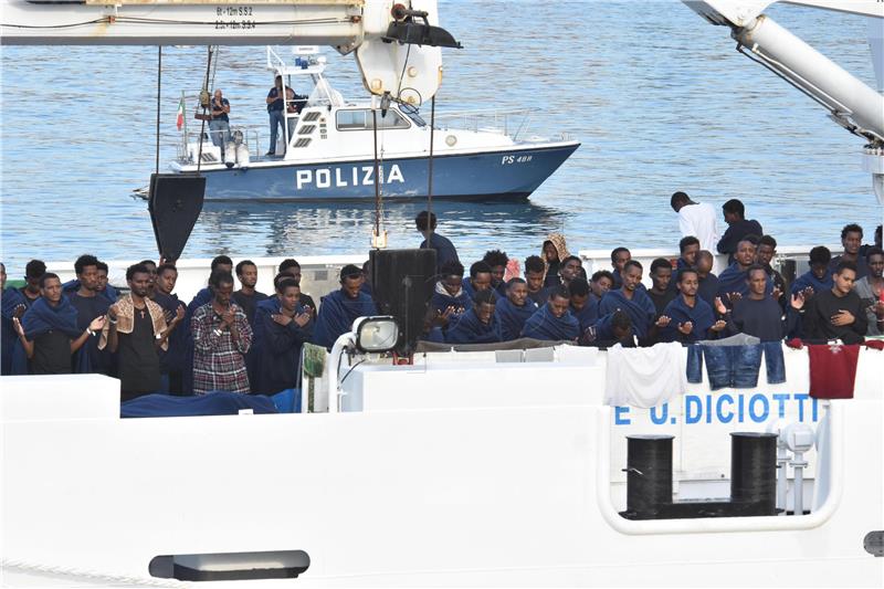 ITALY MIGRANTS SHIP