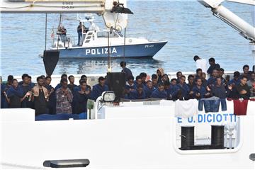 ITALY MIGRANTS SHIP