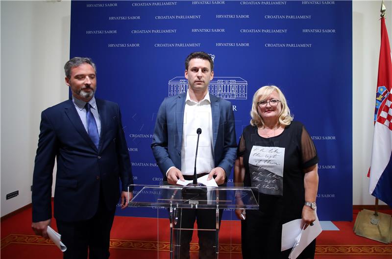 Most objavio 50 razloga za smjenu ministra Kujundžića