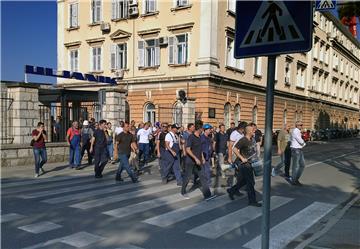 Striking Uljanik shipyard workers go on march through streets of Pula