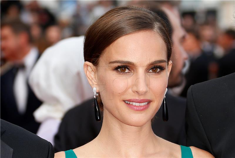 Natalie Portman režira i glumi u biografskom filmu o neobičnim blizankama