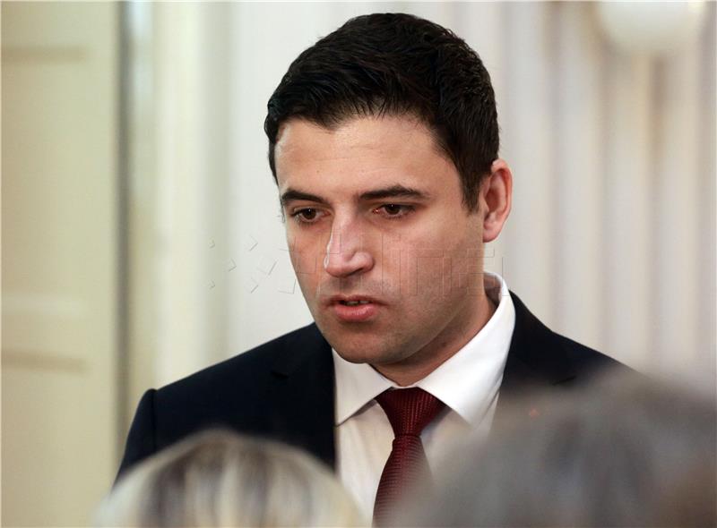 SDP chief accuses PM of syphoning HRK 500 mn from Agrokor