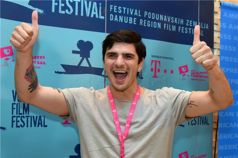 Pobjednik 12. Vukovar film festivala rumunjski "Ne zanima me ako u povijesti ostanemo zapisani kao barbari"