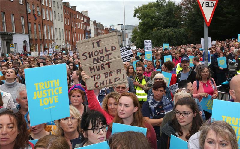 IRELAND PROTEST POPE VISIT