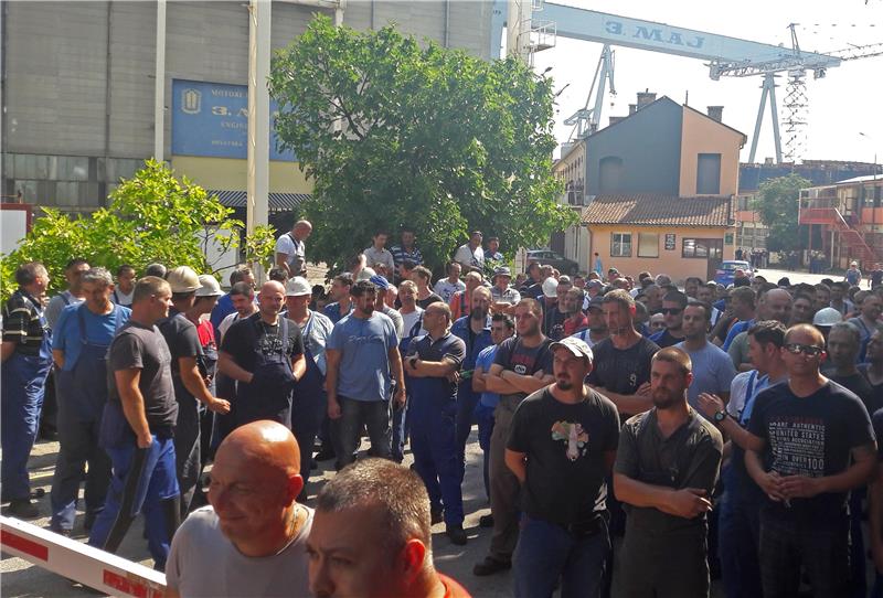 Uljanik, 3. Maj shipyards' protesting workers set out for Zagreb