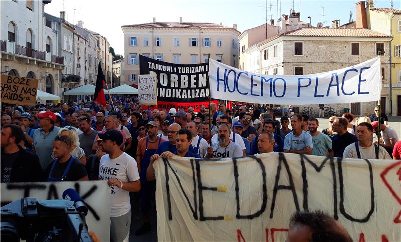 Over 3,500 Uljanik workers hold protest walk through Pula, accuse IDS of wrongdoing