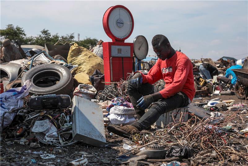 GHANA PHOTO SET ELECTRONIC WASTE