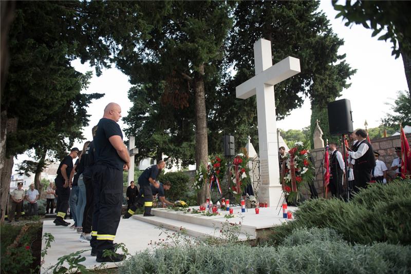 Mimohodom sjećanja u Tisnom obilježena 11. godišnjica kornatske tragedije