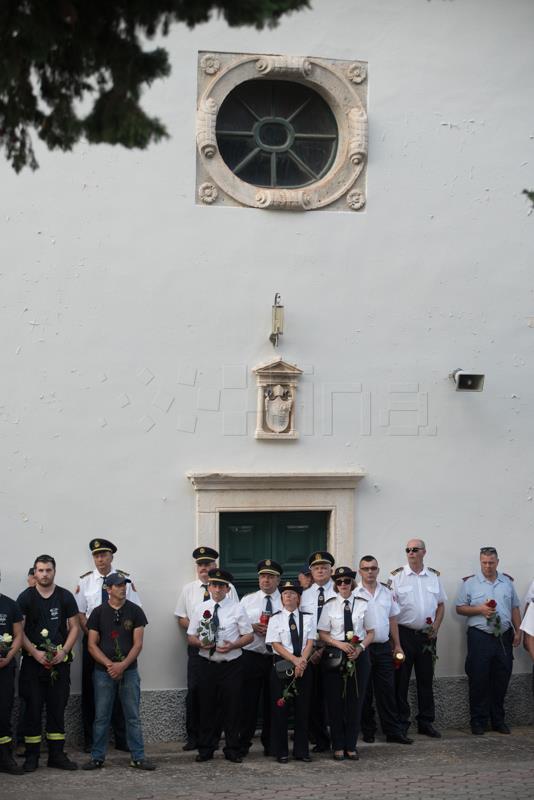 Mimohodom sjećanja u Tisnom obilježena 11. godišnjica kornatske tragedije