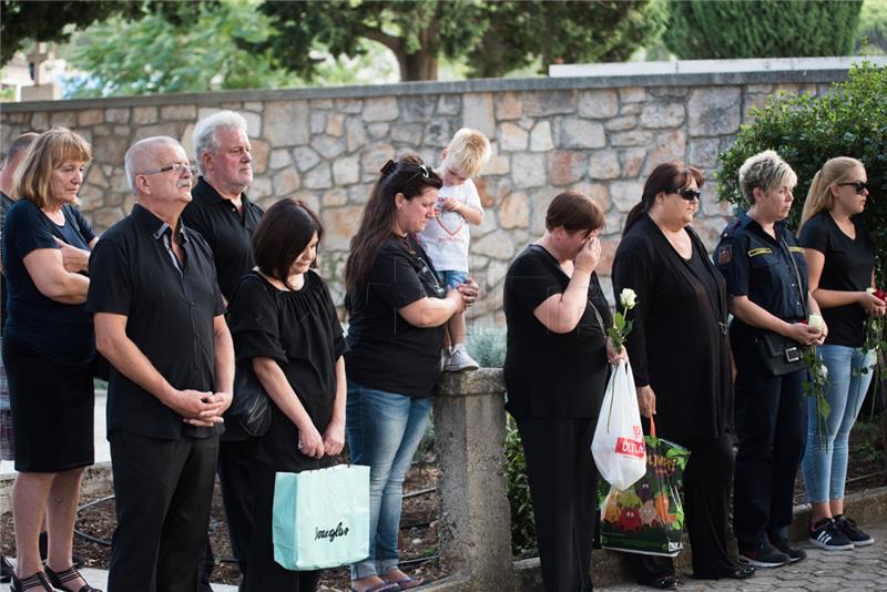 Mimohodom sjećanja u Tisnom obilježena 11. godišnjica kornatske tragedije