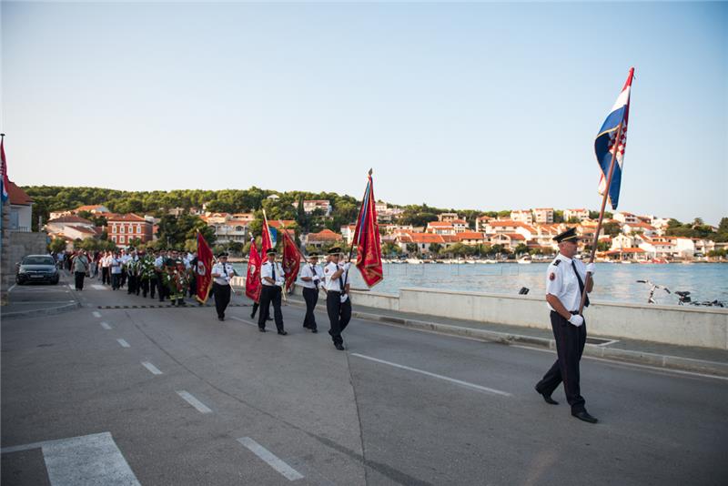 Mimohodom sjećanja u Tisnom obilježena 11. godišnjica kornatske tragedije