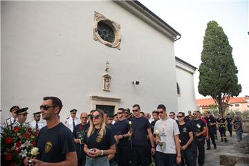 Mimohodom sjećanja u Tisnom obilježena 11. godišnjica kornatske tragedije