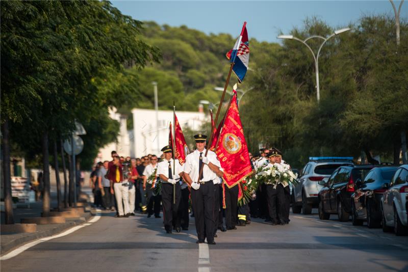 Mimohodom sjećanja u Tisnom obilježena 11. godišnjica kornatske tragedije