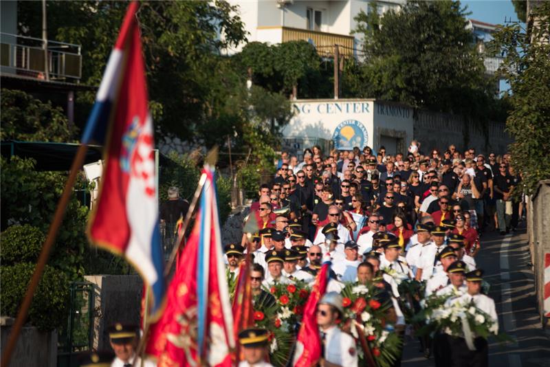 Mimohodom sjećanja u Tisnom obilježena 11. godišnjica kornatske tragedije