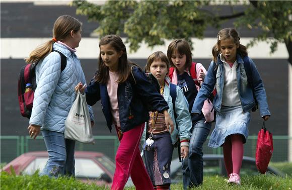 MUP poziva vozače na pojačan oprez zbog početka nove školske godine