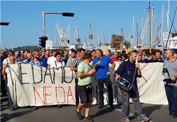 Uljanik workers again take to the streets