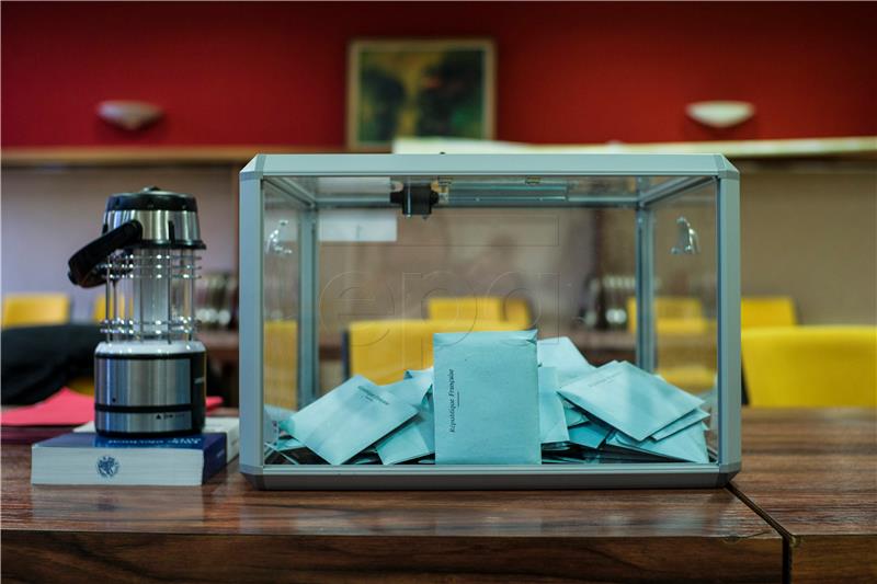 Bosnian citizens to cast ballots into transparent boxes in Oct 7 elections